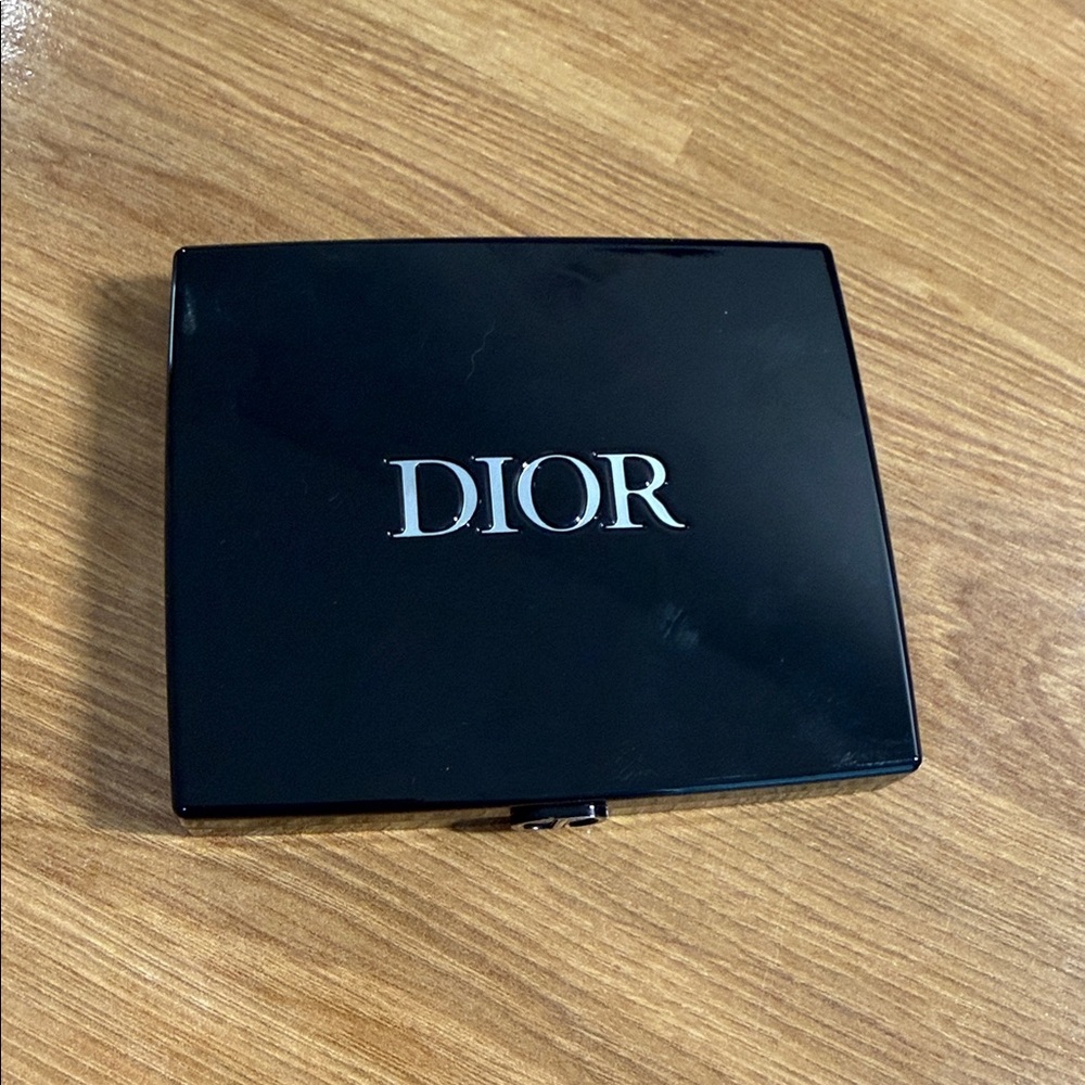 New - Dior eyeshadow palette in shade 833 Dior Dream - Picture 2 of 3